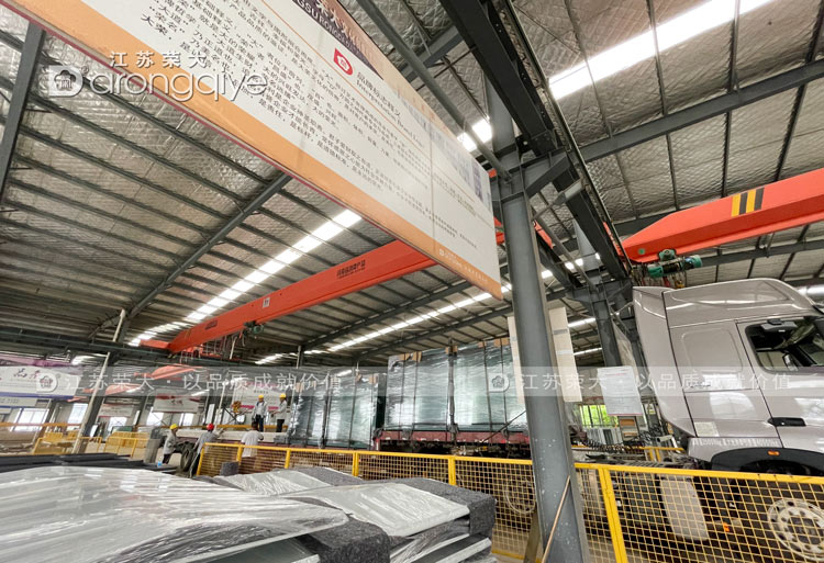 現(xiàn)代候車(chē)亭