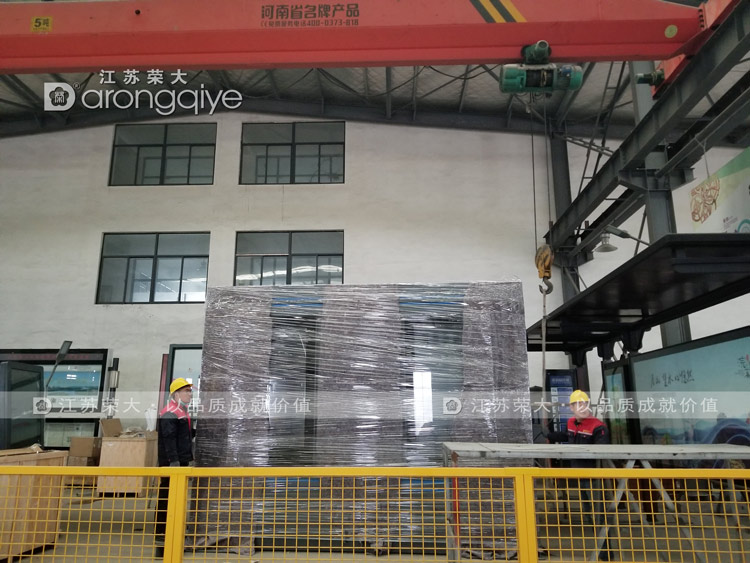 第四批內(nèi)蒙古智能公交候車亭發(fā)貨圖一