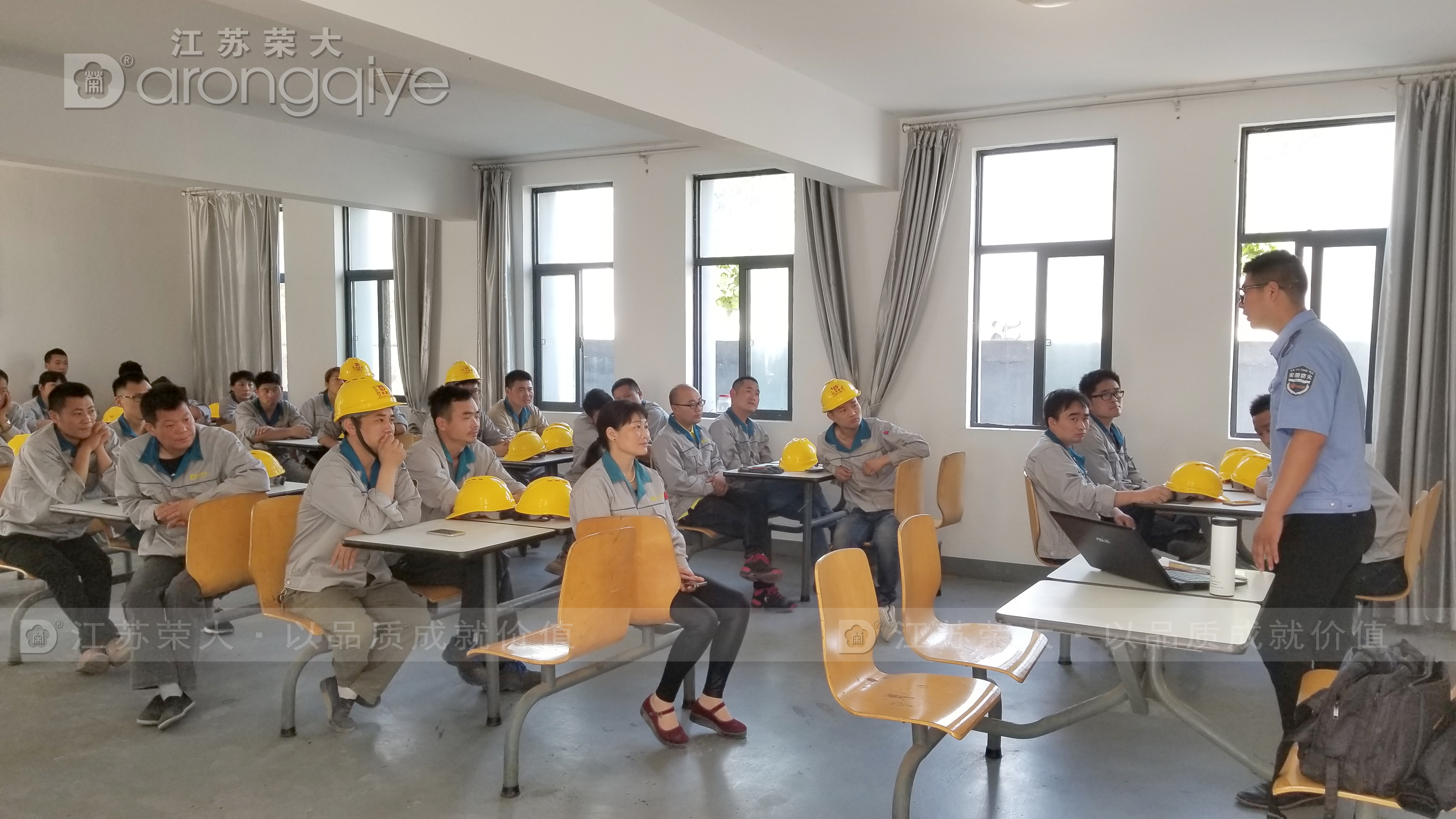  �ռ�������ȫ֪�R�����а�ȫ���a(ch��n)؟���s��һֱ���Єӣ� 